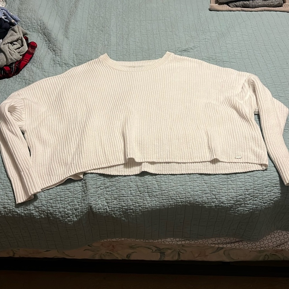 Very oversized white hollister sweater